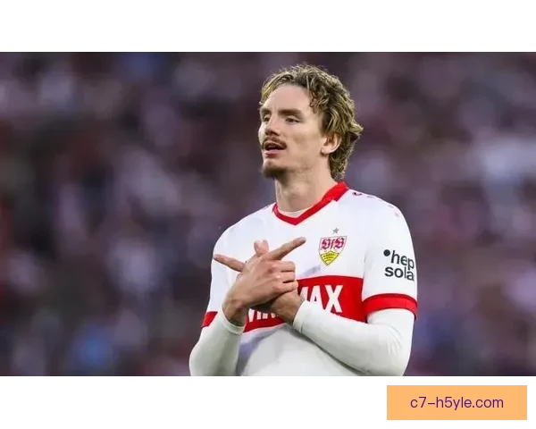 埃贝尔称拜仁今夏不引后卫已定